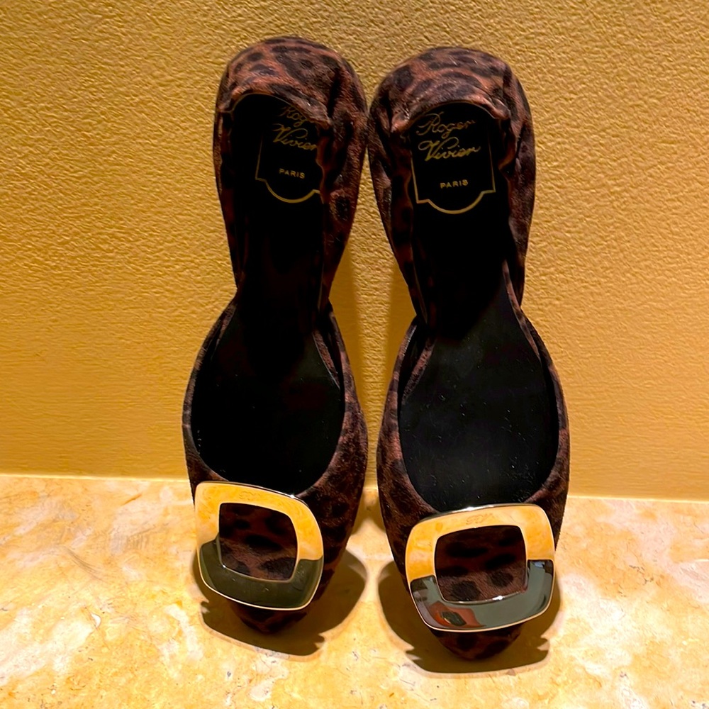 Roger Vivier NEVER WORN suede animal print ballet flats